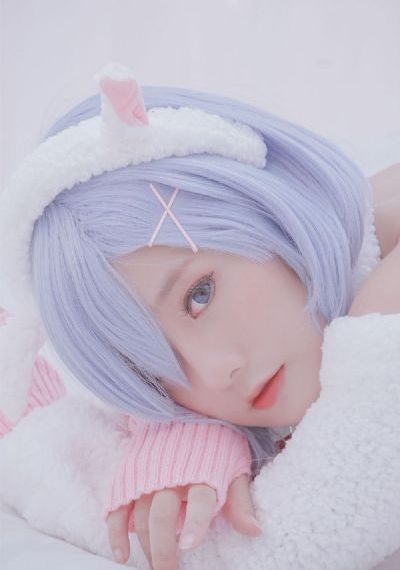 年轻女秘书的目的_4K高清在线观看