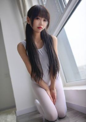 内衣办公室动未增删带翻译1-4_不卡在线观看